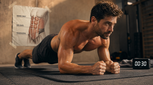 Programme abdos homme maison : homme en gainage sans matériel